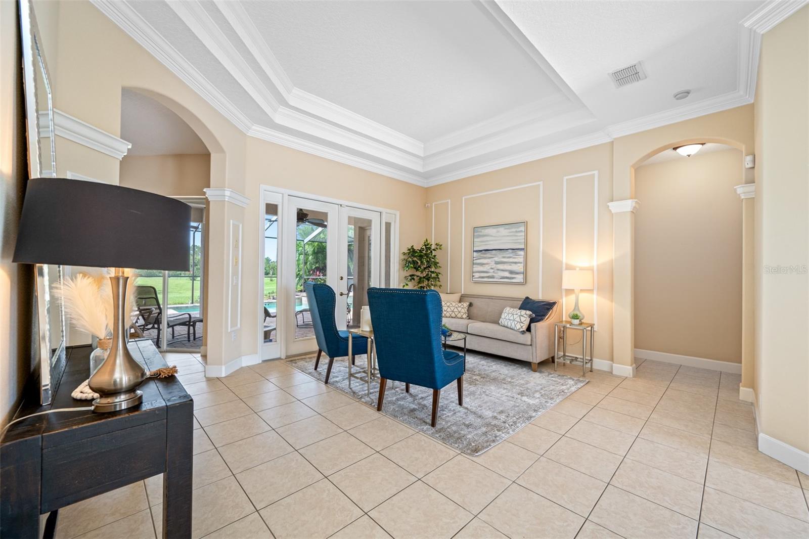 13039 THOROUGHBRED DR