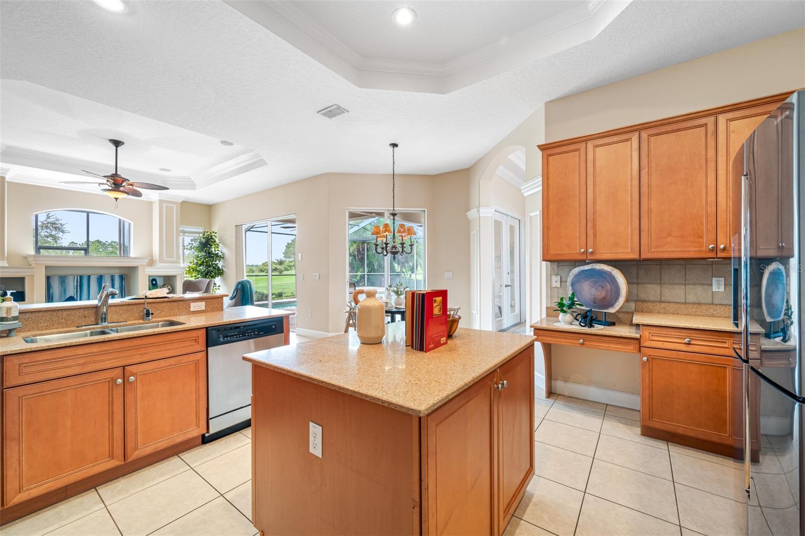13039 THOROUGHBRED DR