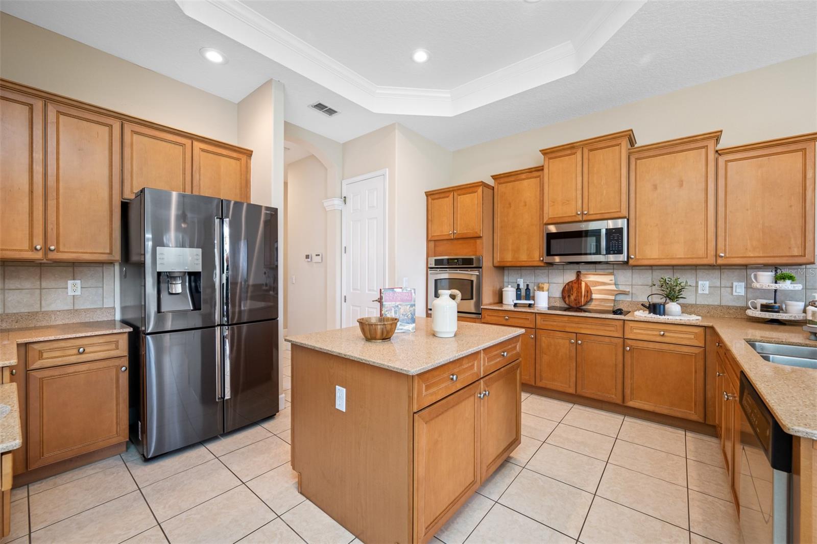 13039 THOROUGHBRED DR
