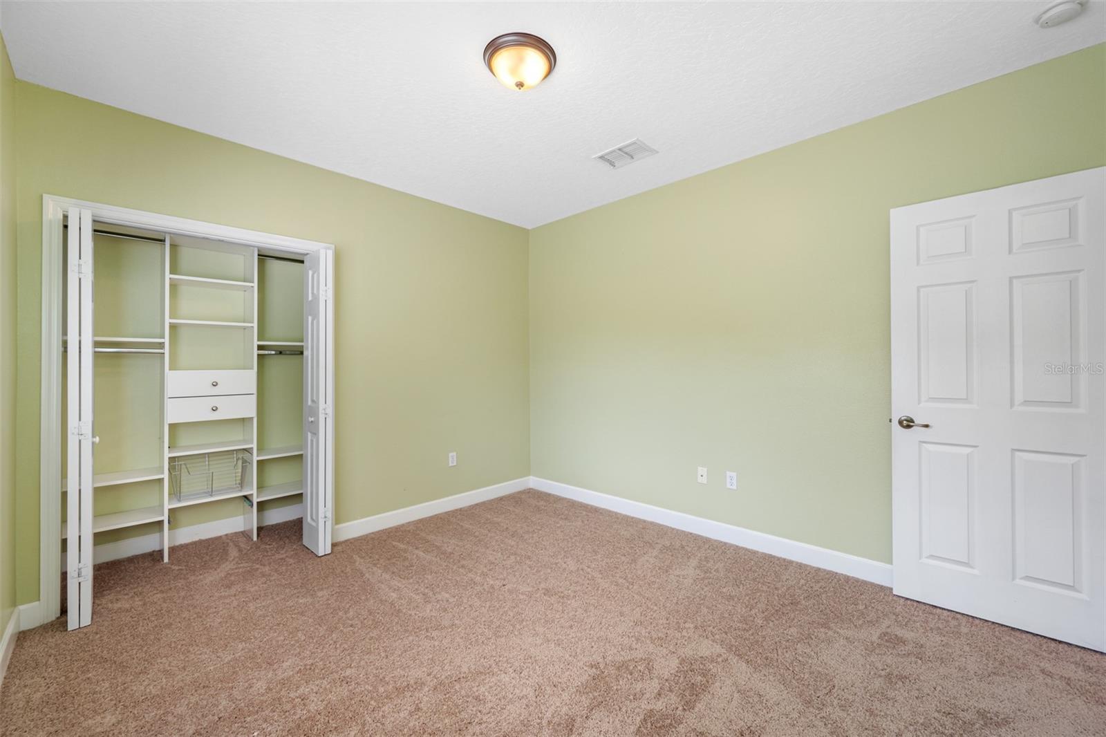 13039 THOROUGHBRED DR