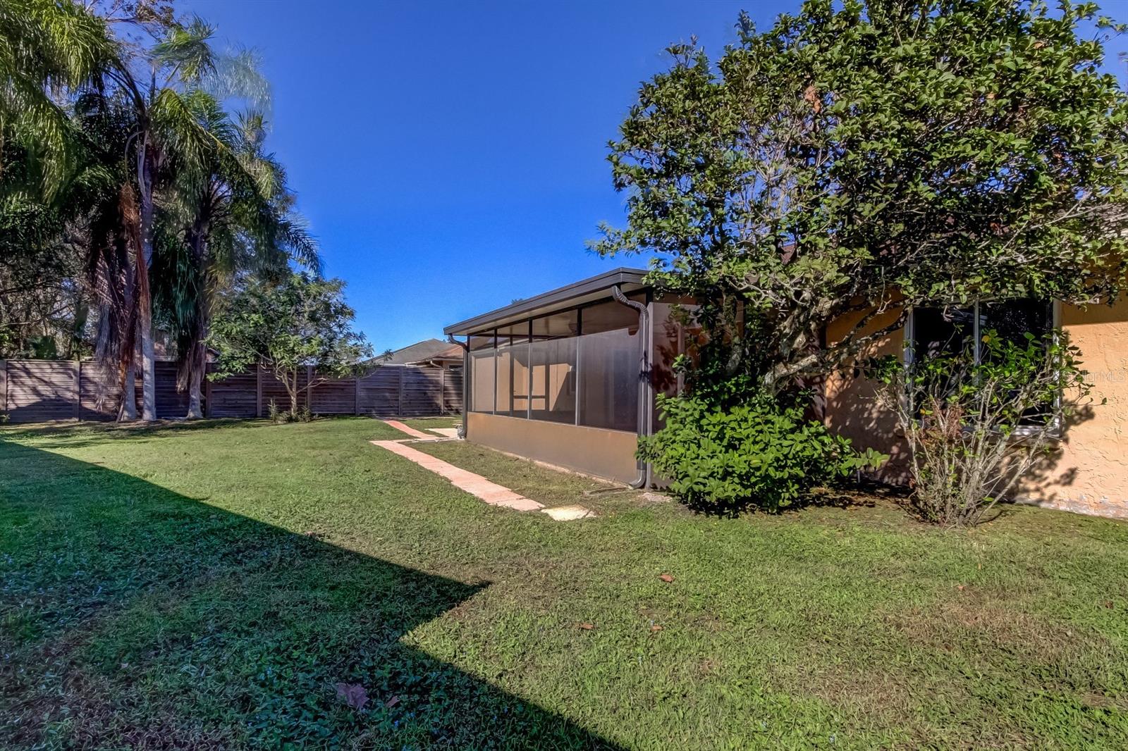 1911 TARPON CT