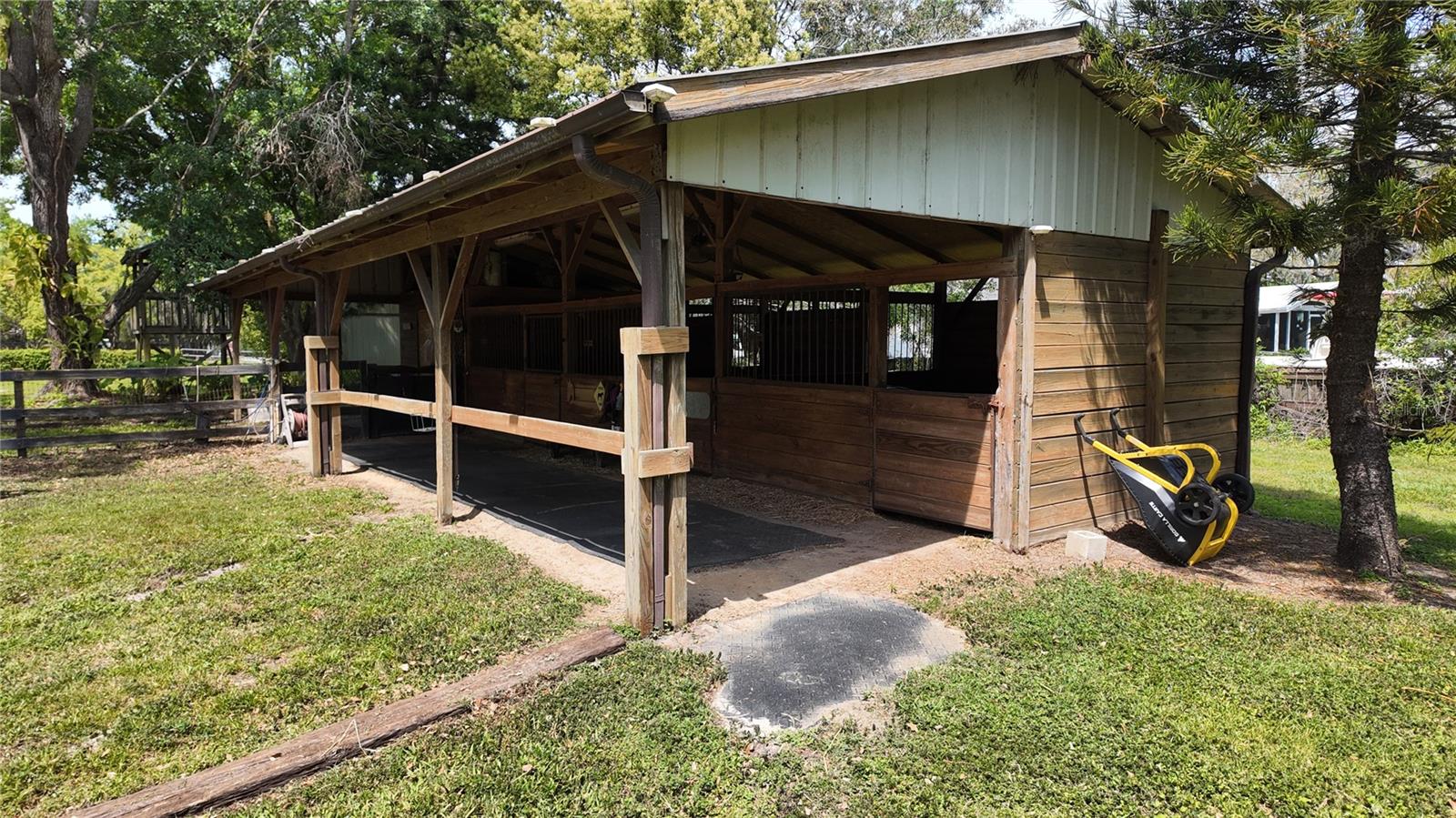 1691 RIDGE TOP DR
