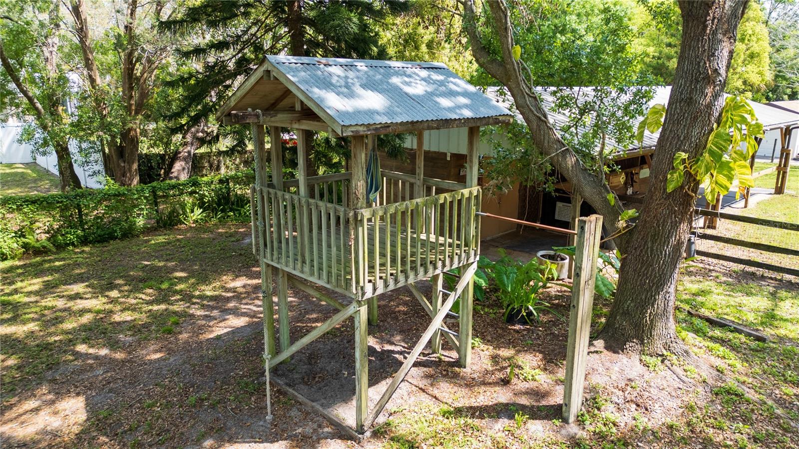 1691 RIDGE TOP DR