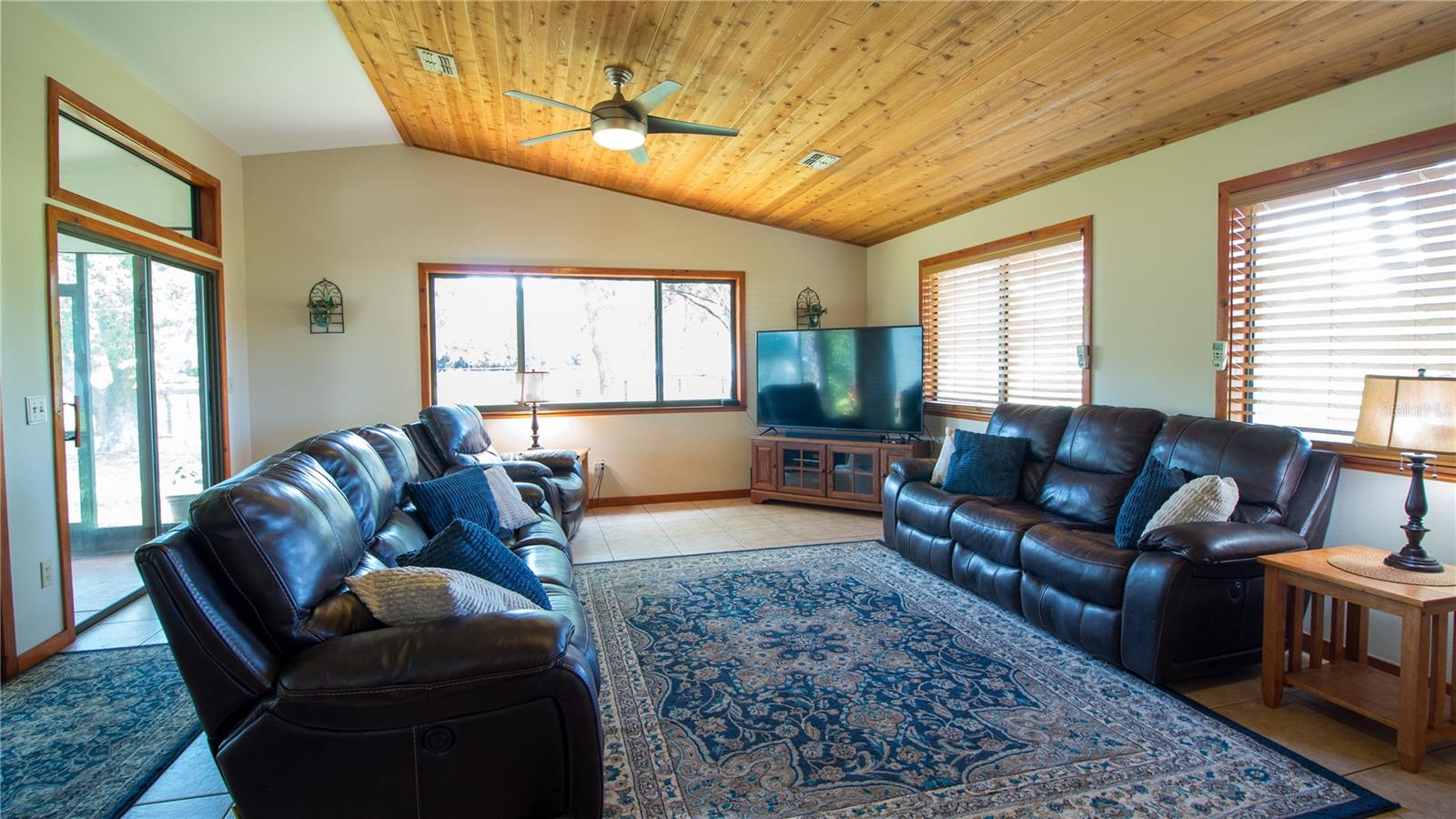 1691 RIDGE TOP DR