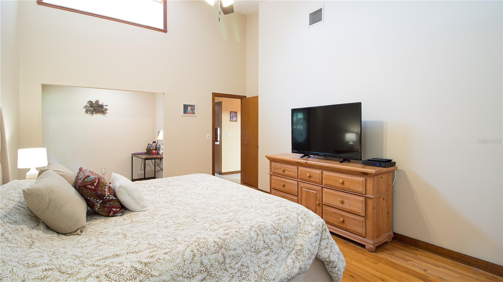 1691 RIDGE TOP DR