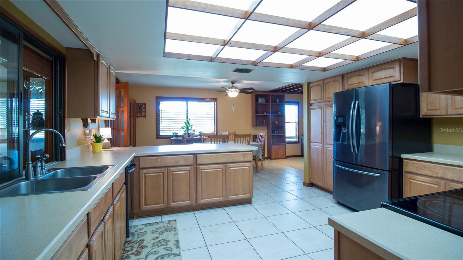 1691 RIDGE TOP DR