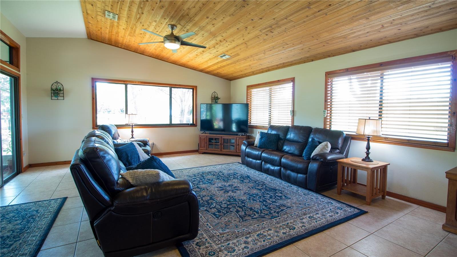 1691 RIDGE TOP DR