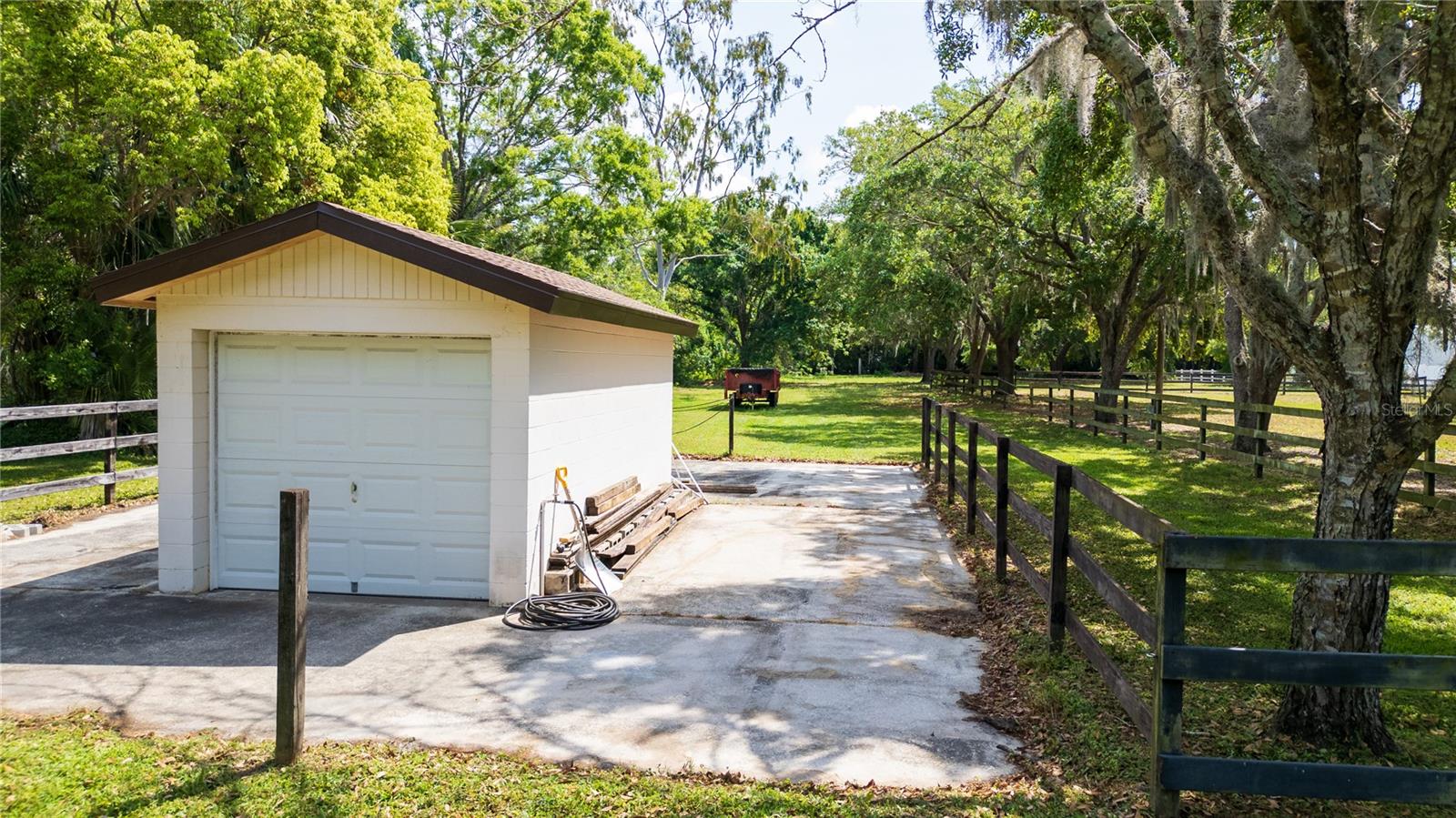 1691 RIDGE TOP DR