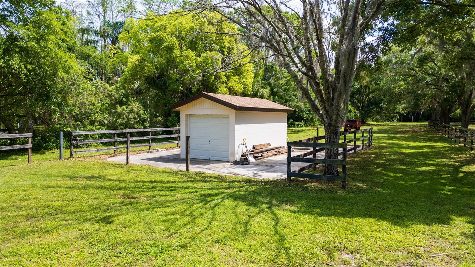1691 RIDGE TOP DR