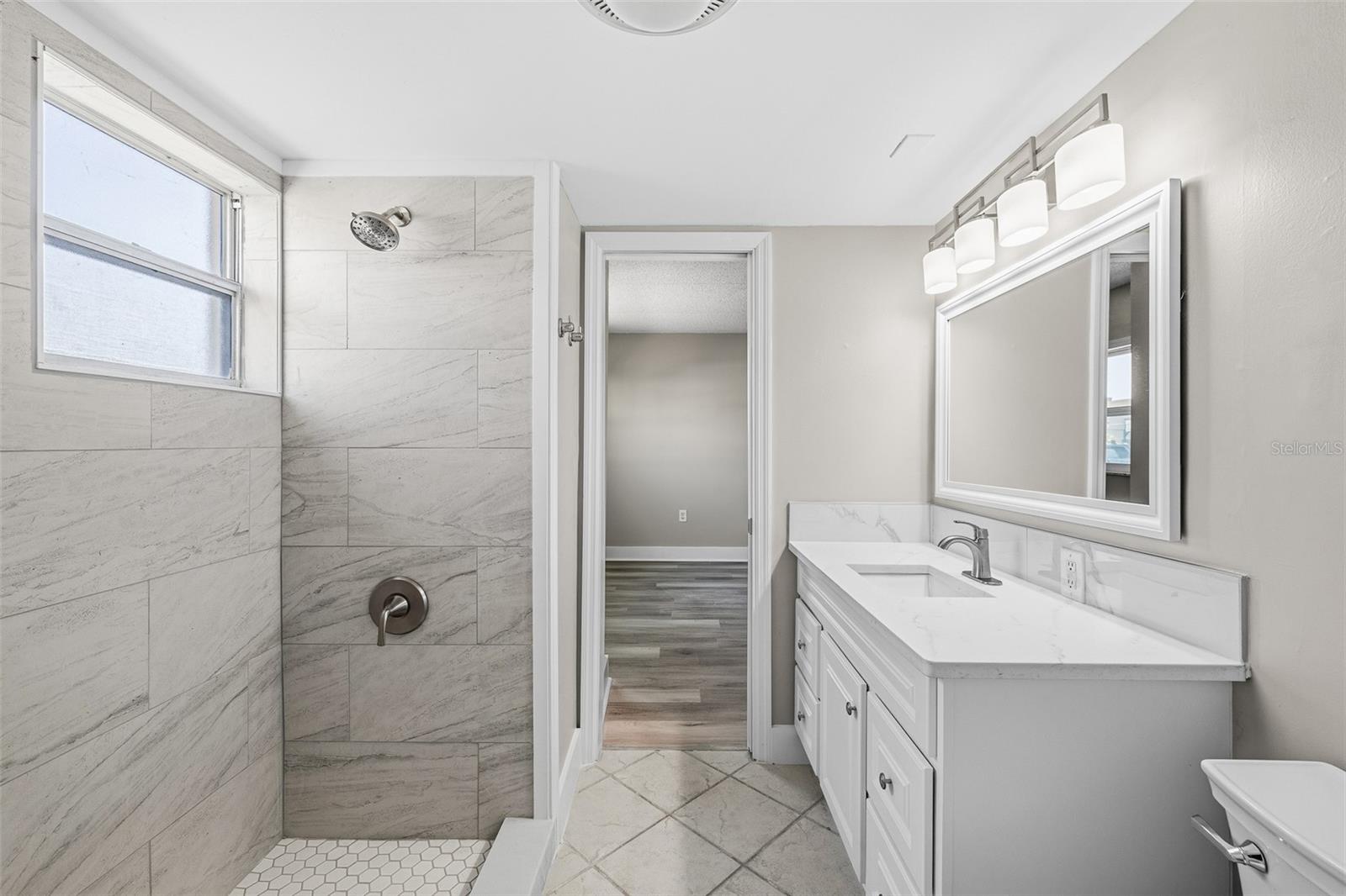 8815 BAY POINTE DR #106