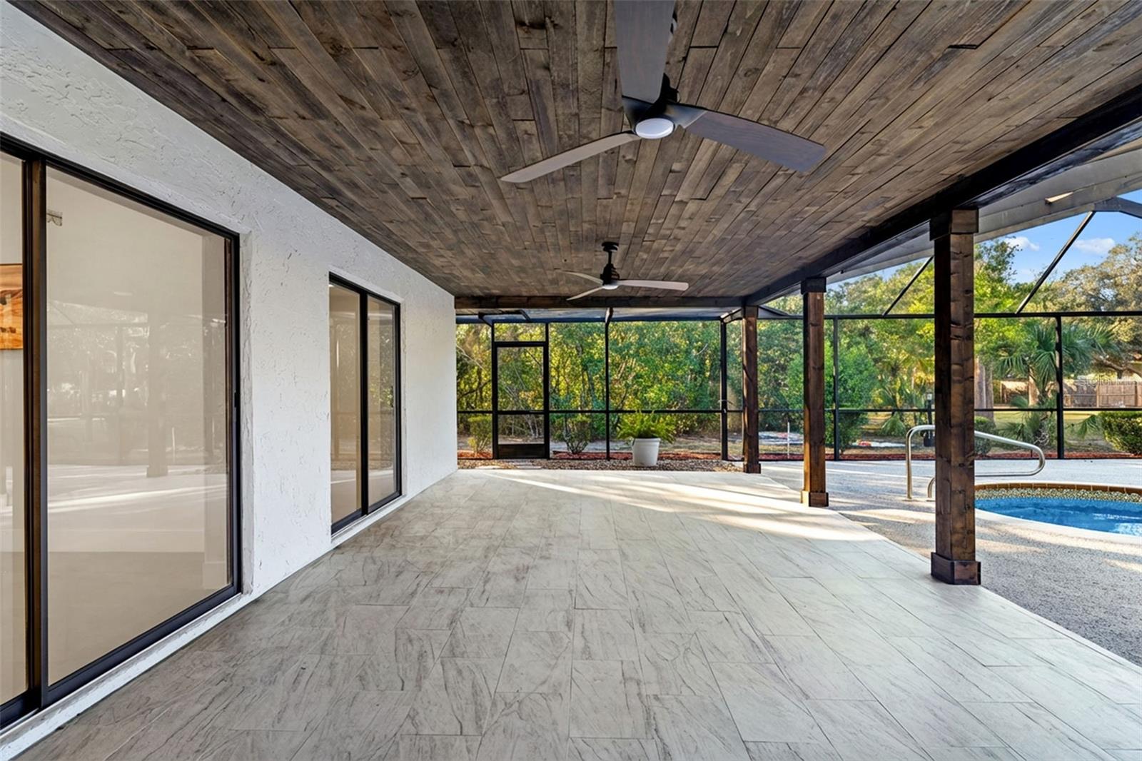 8019 RIVER COUNTRY DR