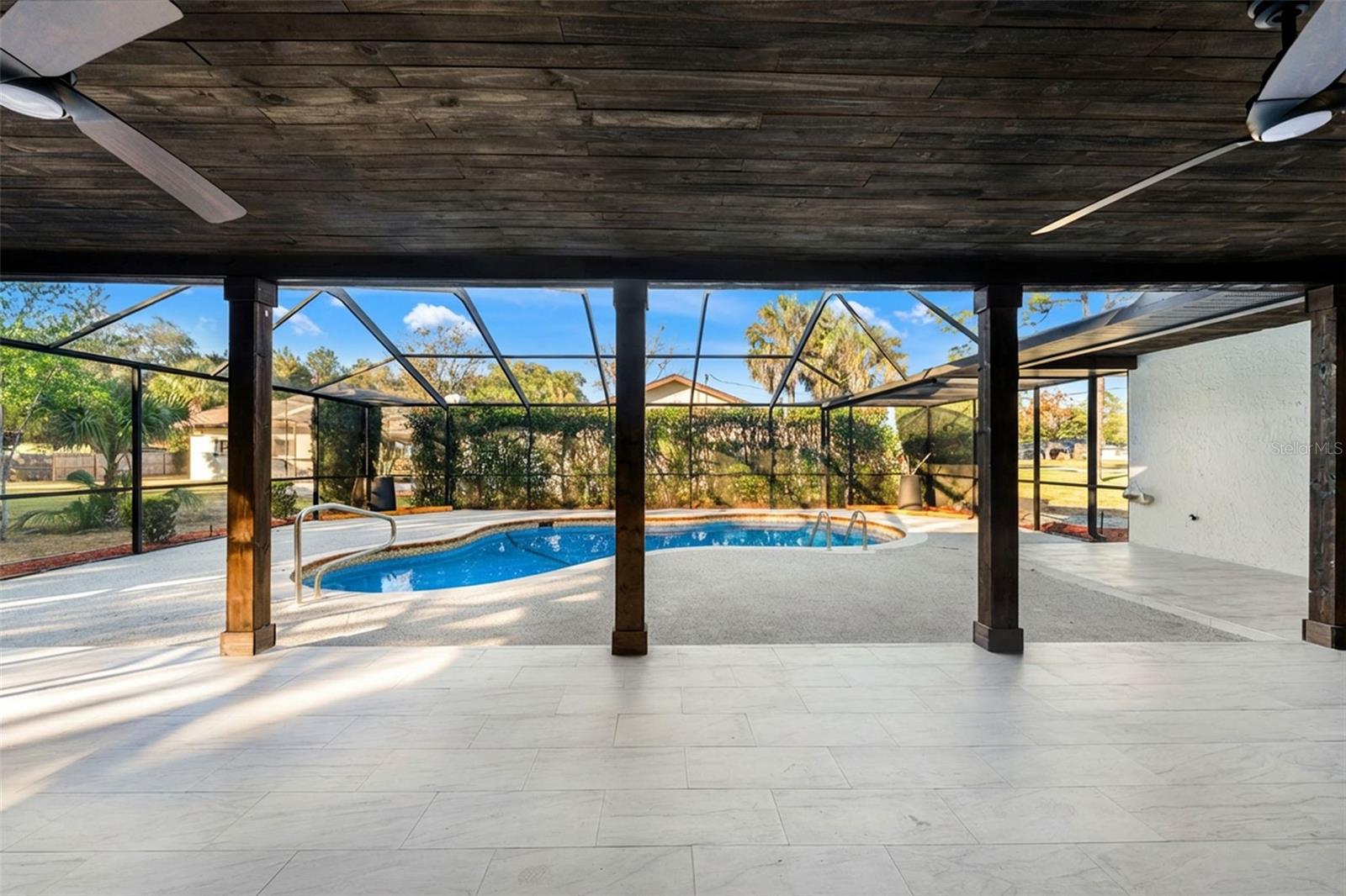 8019 RIVER COUNTRY DR