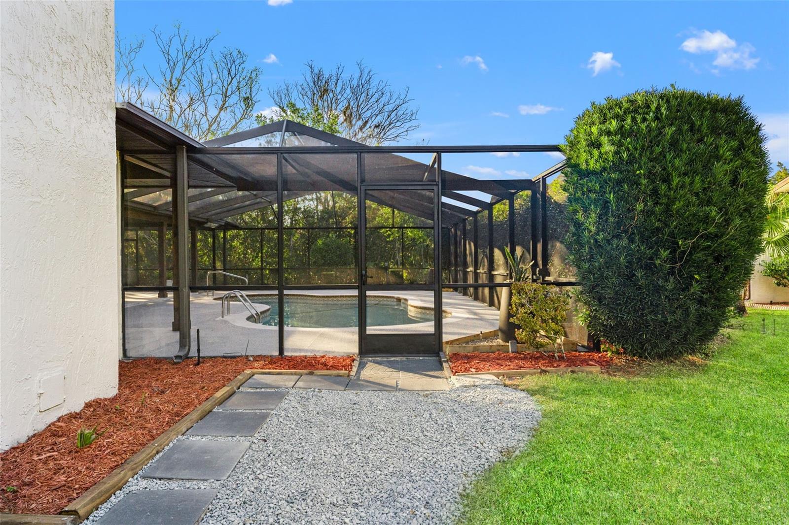 8019 RIVER COUNTRY DR