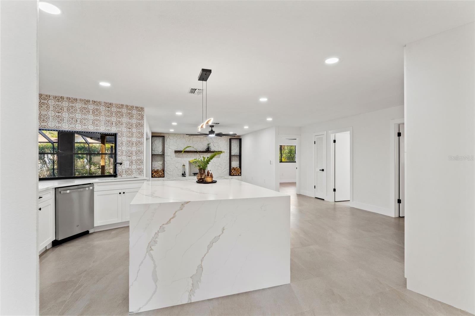 8019 RIVER COUNTRY DR