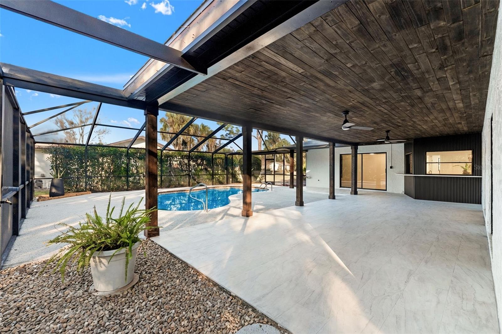 8019 RIVER COUNTRY DR