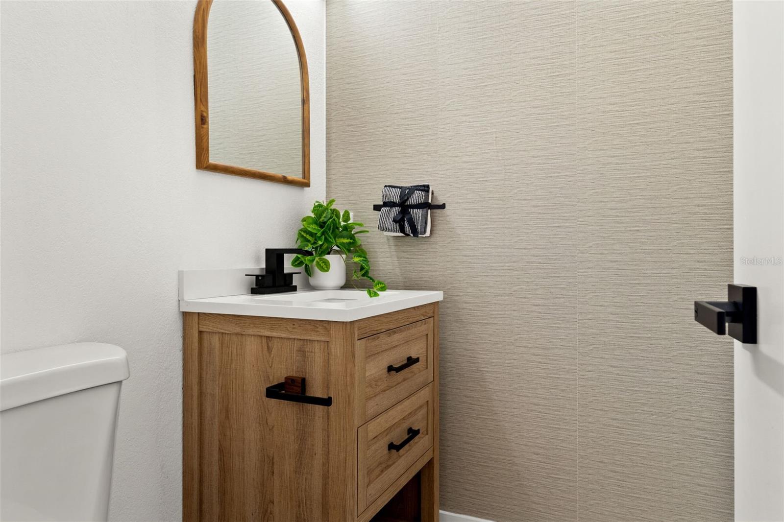 8019 RIVER COUNTRY DR