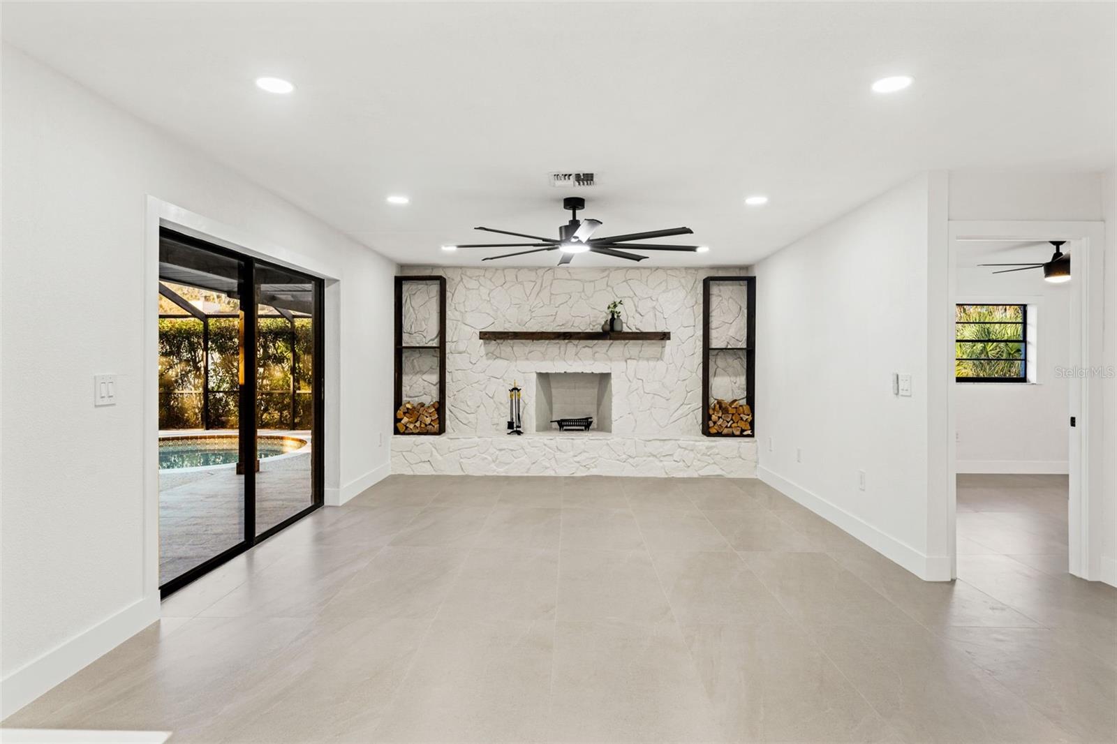 8019 RIVER COUNTRY DR