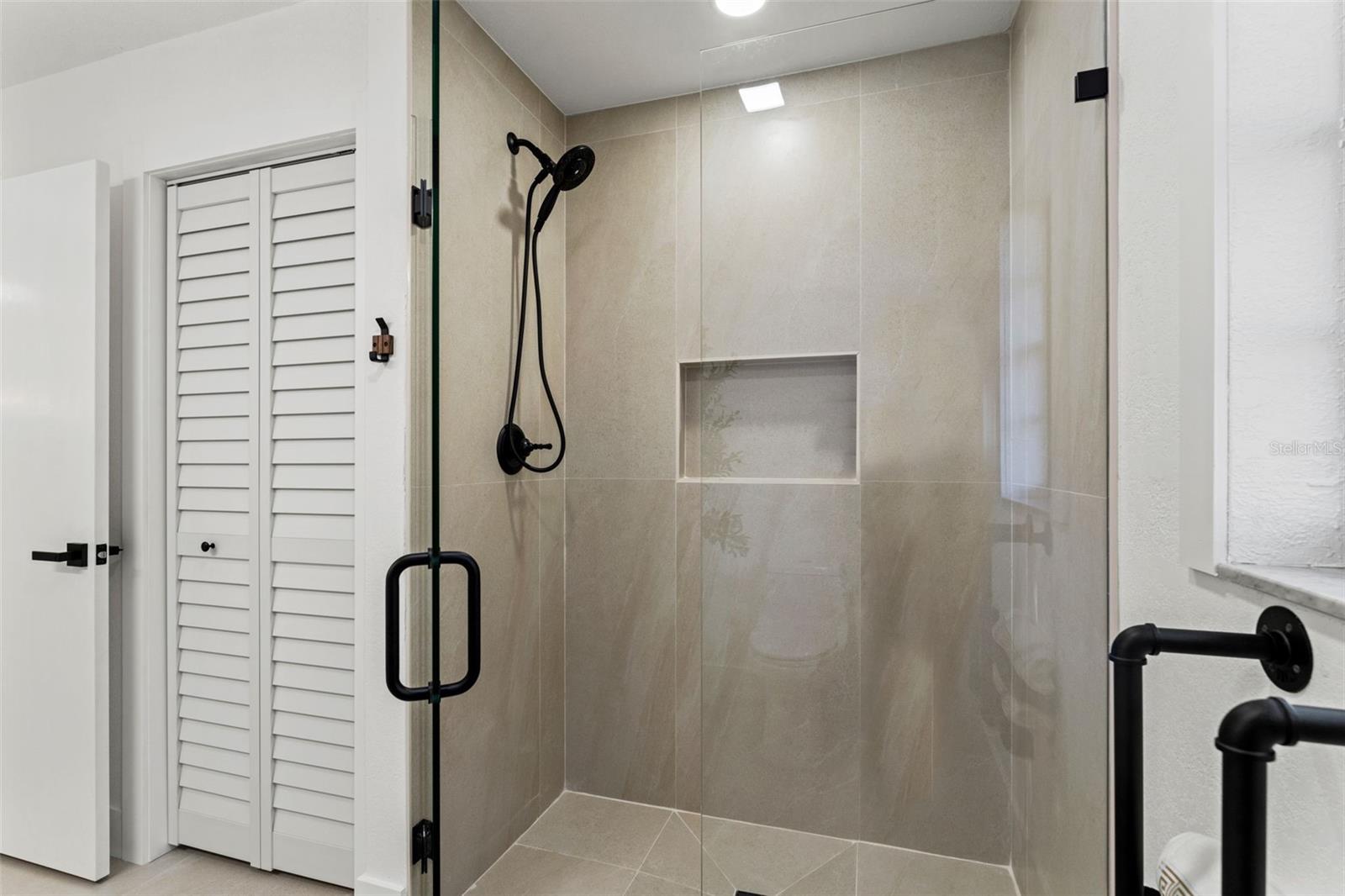 8019 RIVER COUNTRY DR