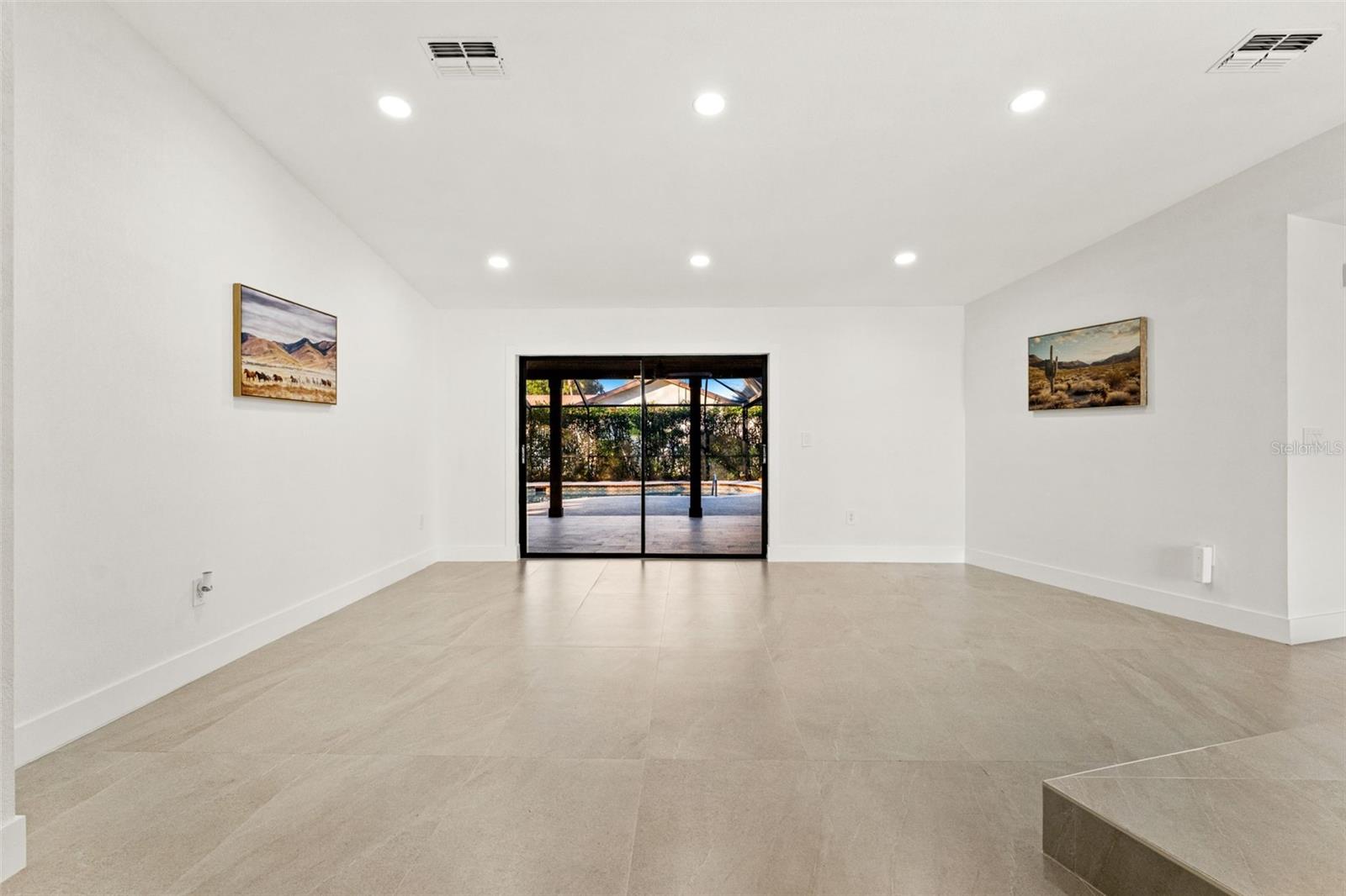 8019 RIVER COUNTRY DR