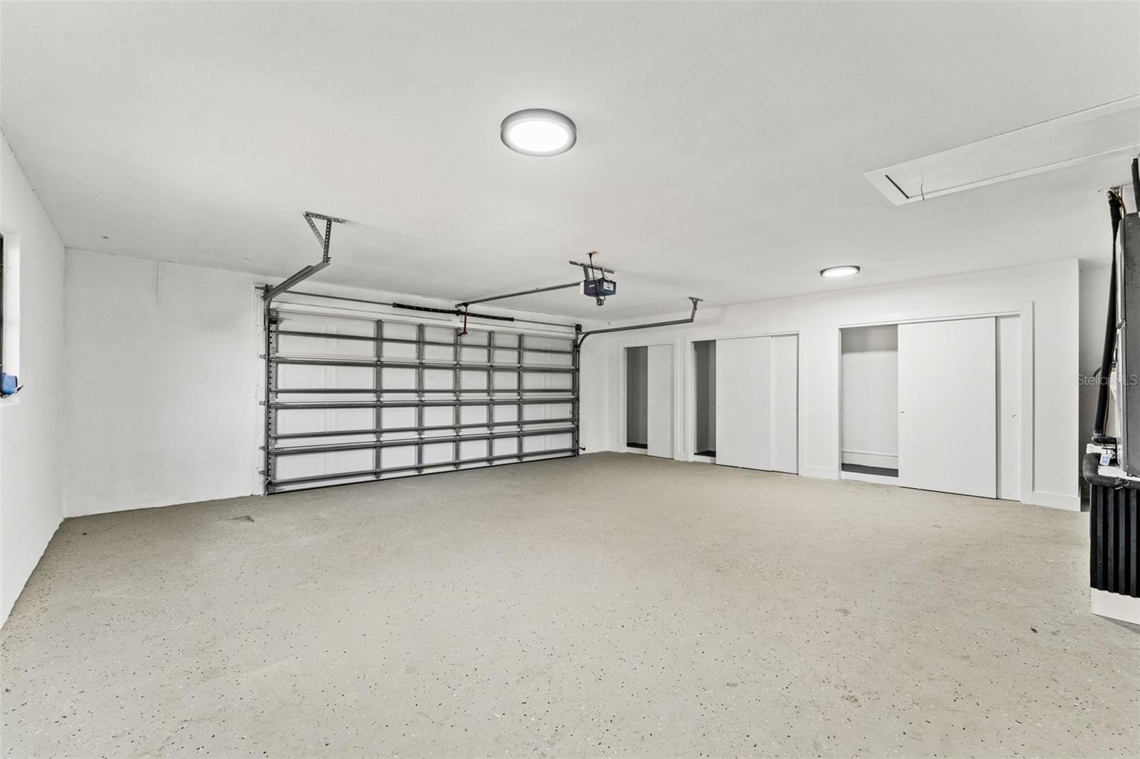 8019 RIVER COUNTRY DR