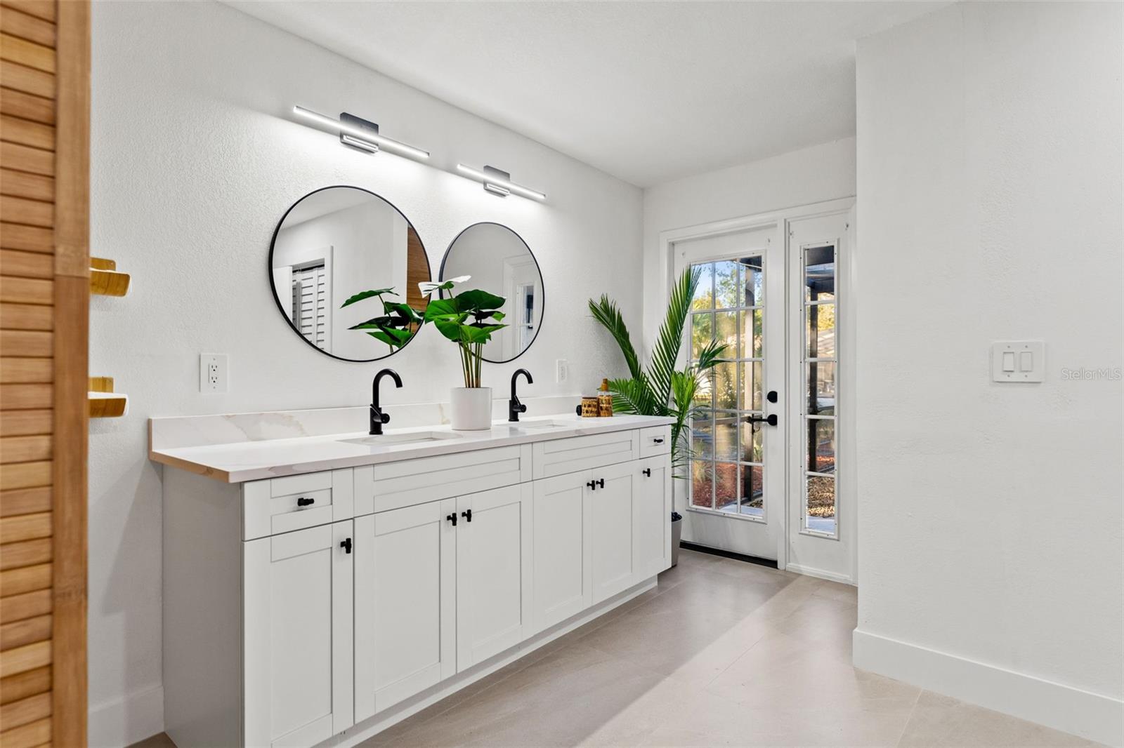 8019 RIVER COUNTRY DR