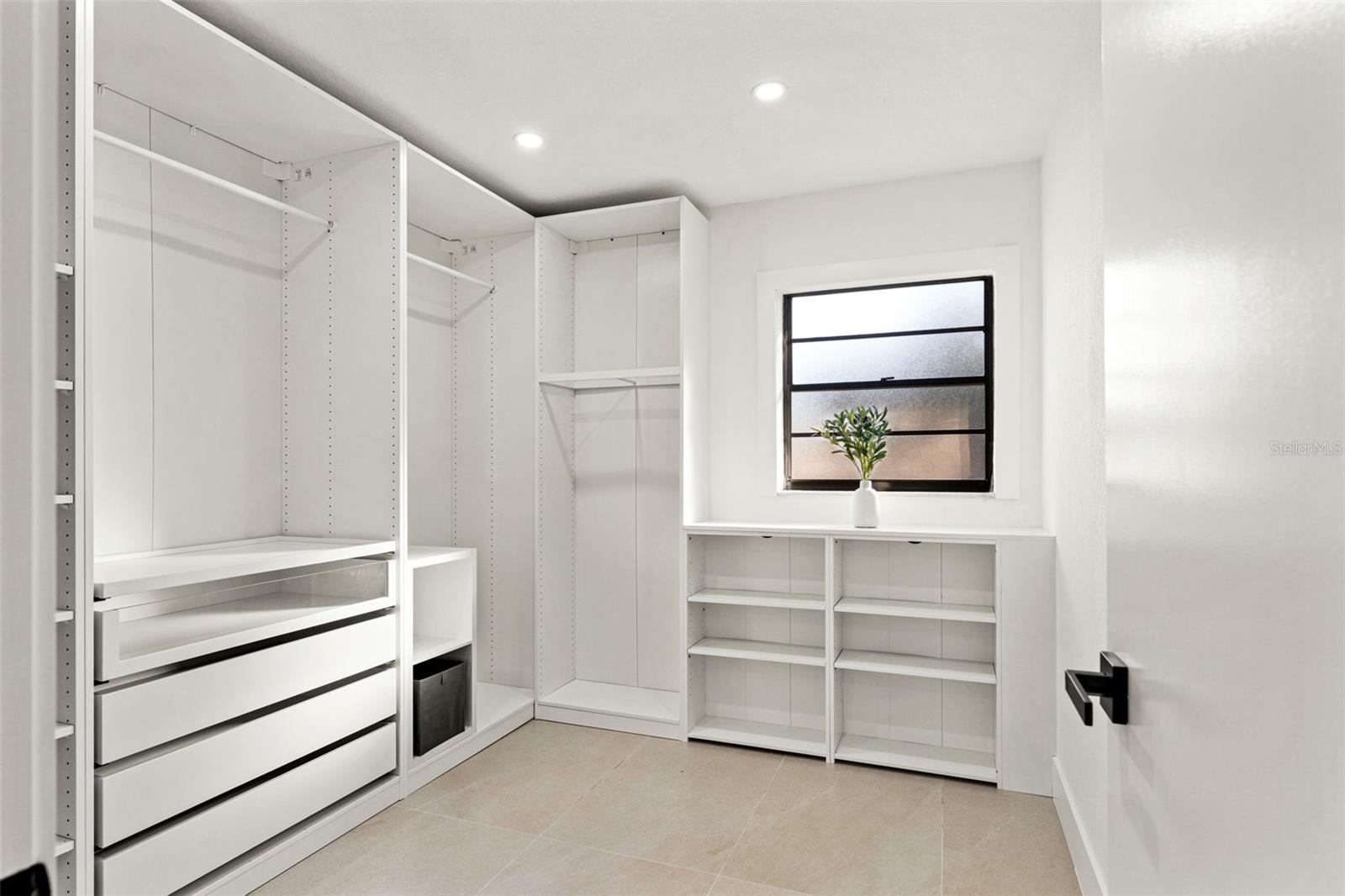 8019 RIVER COUNTRY DR