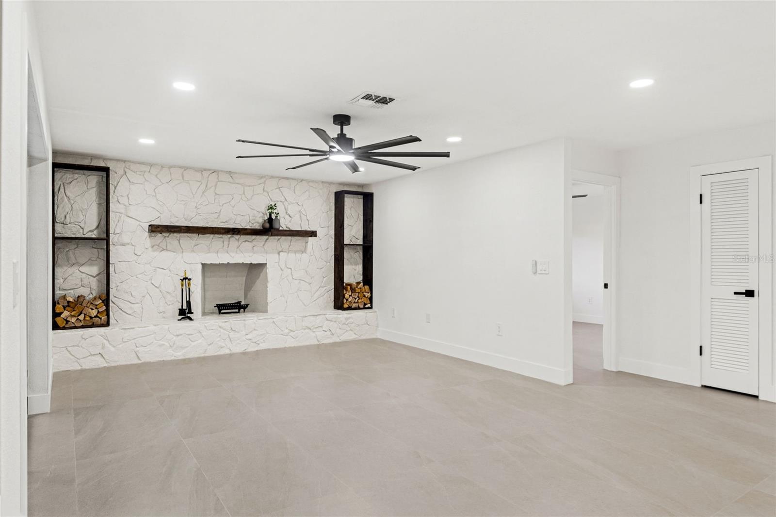 8019 RIVER COUNTRY DR