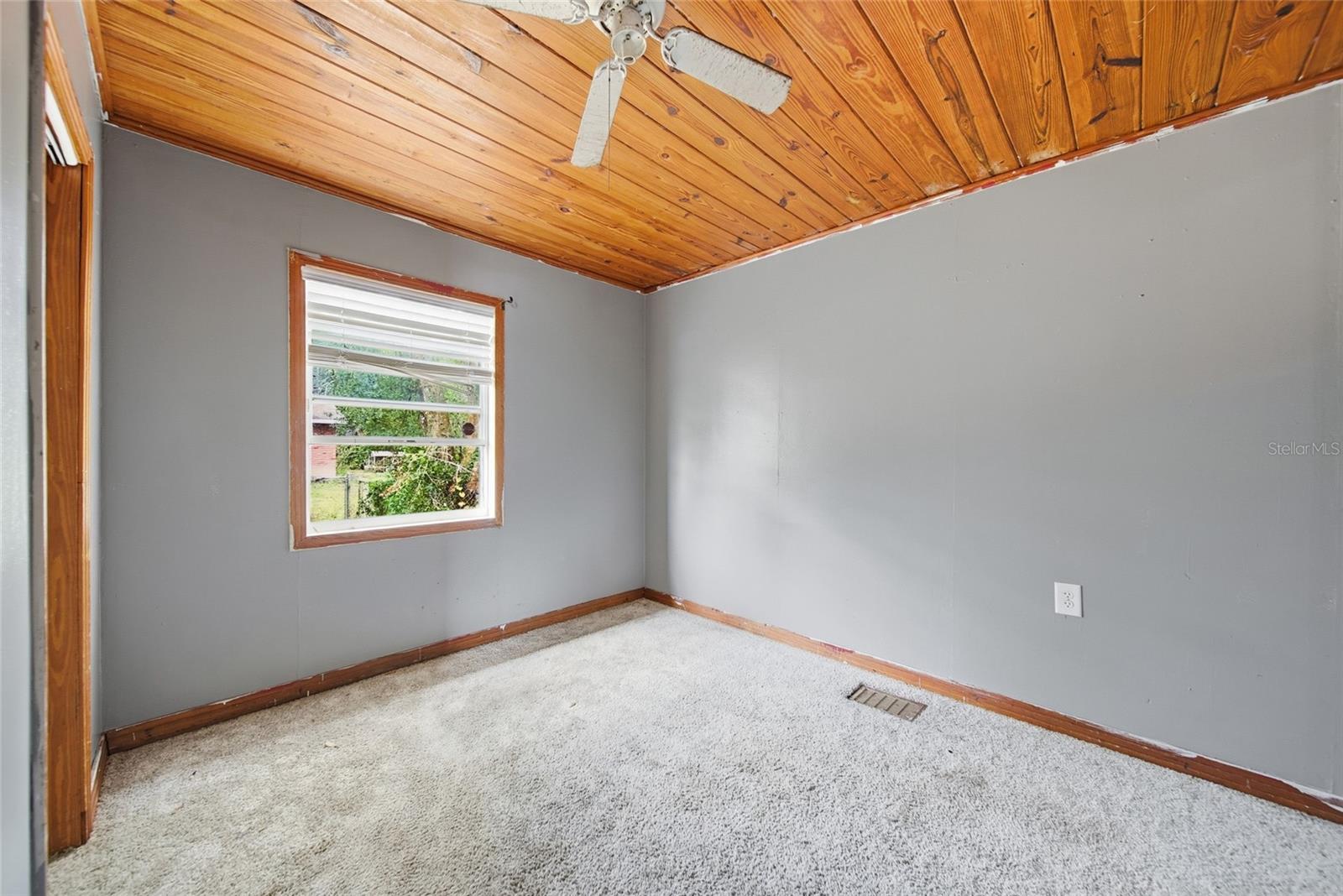 37236 POINSETTIA AVE