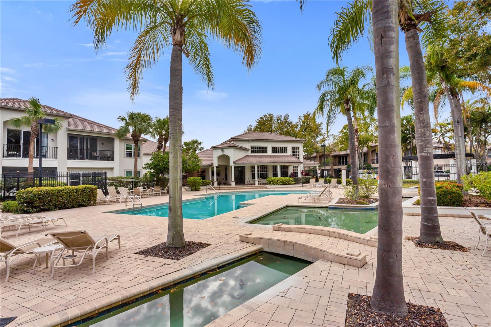 601 ARBOR LAKE LN #601