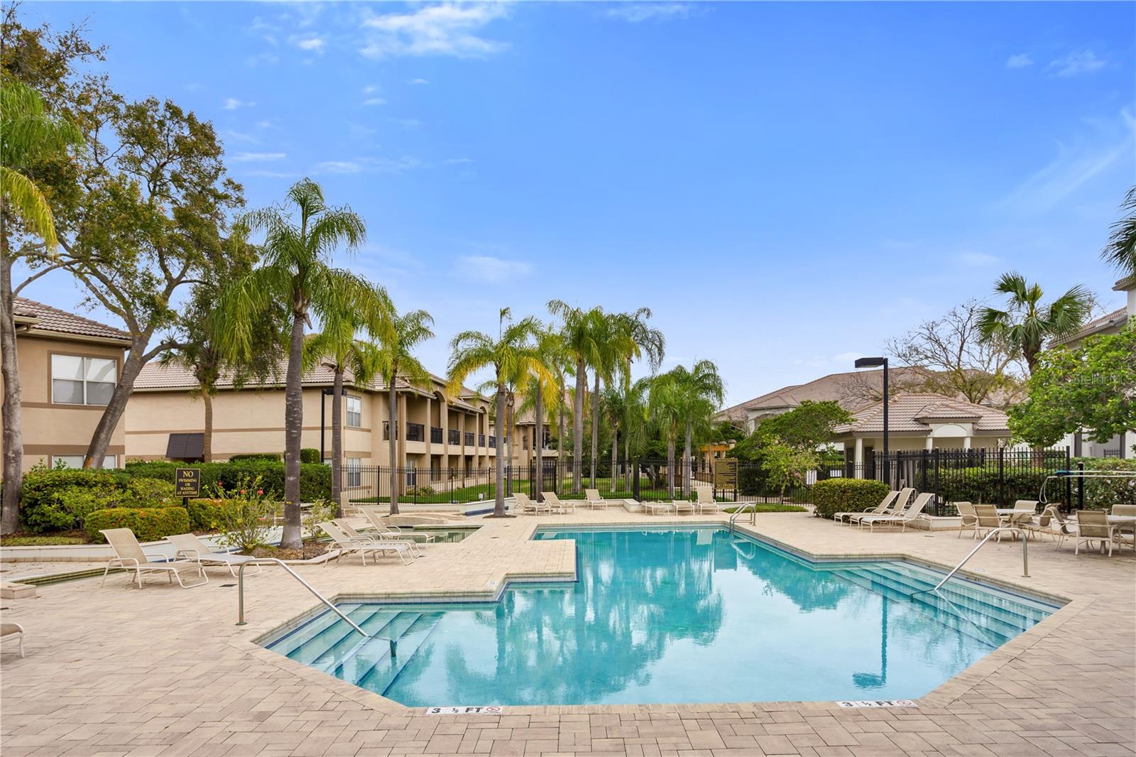 601 ARBOR LAKE LN #601