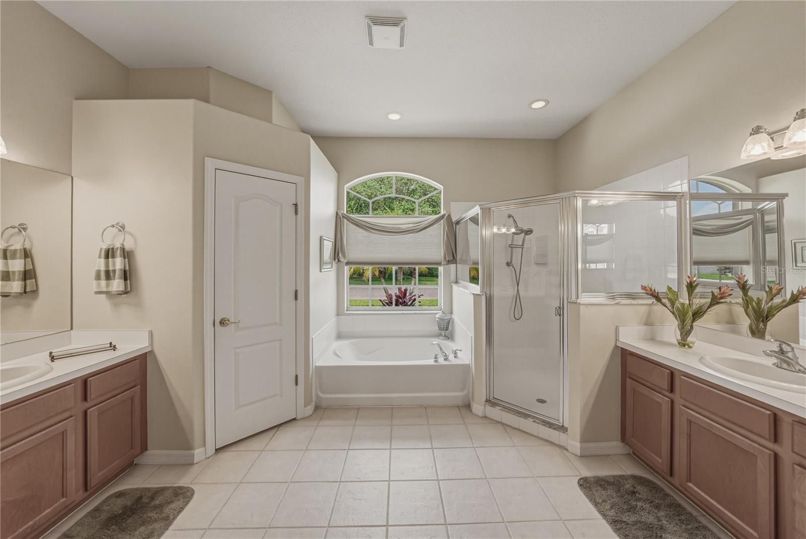 1542 SWAMP ROSE LN