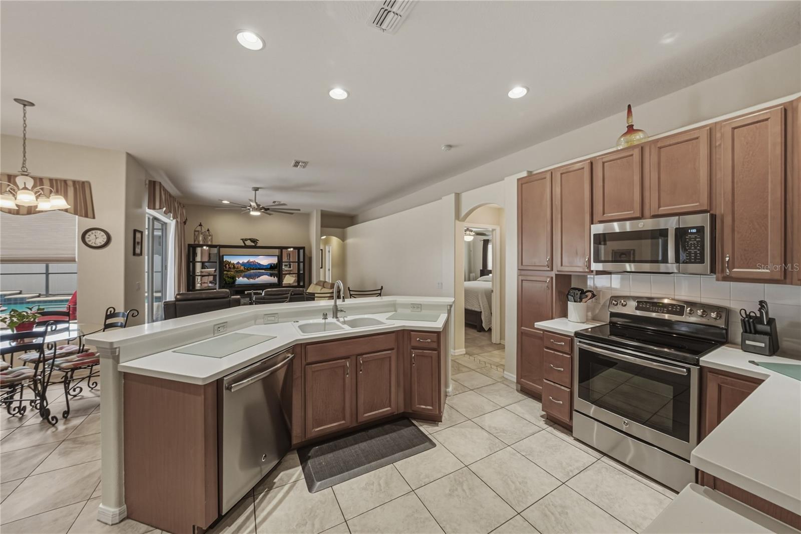 1542 SWAMP ROSE LN