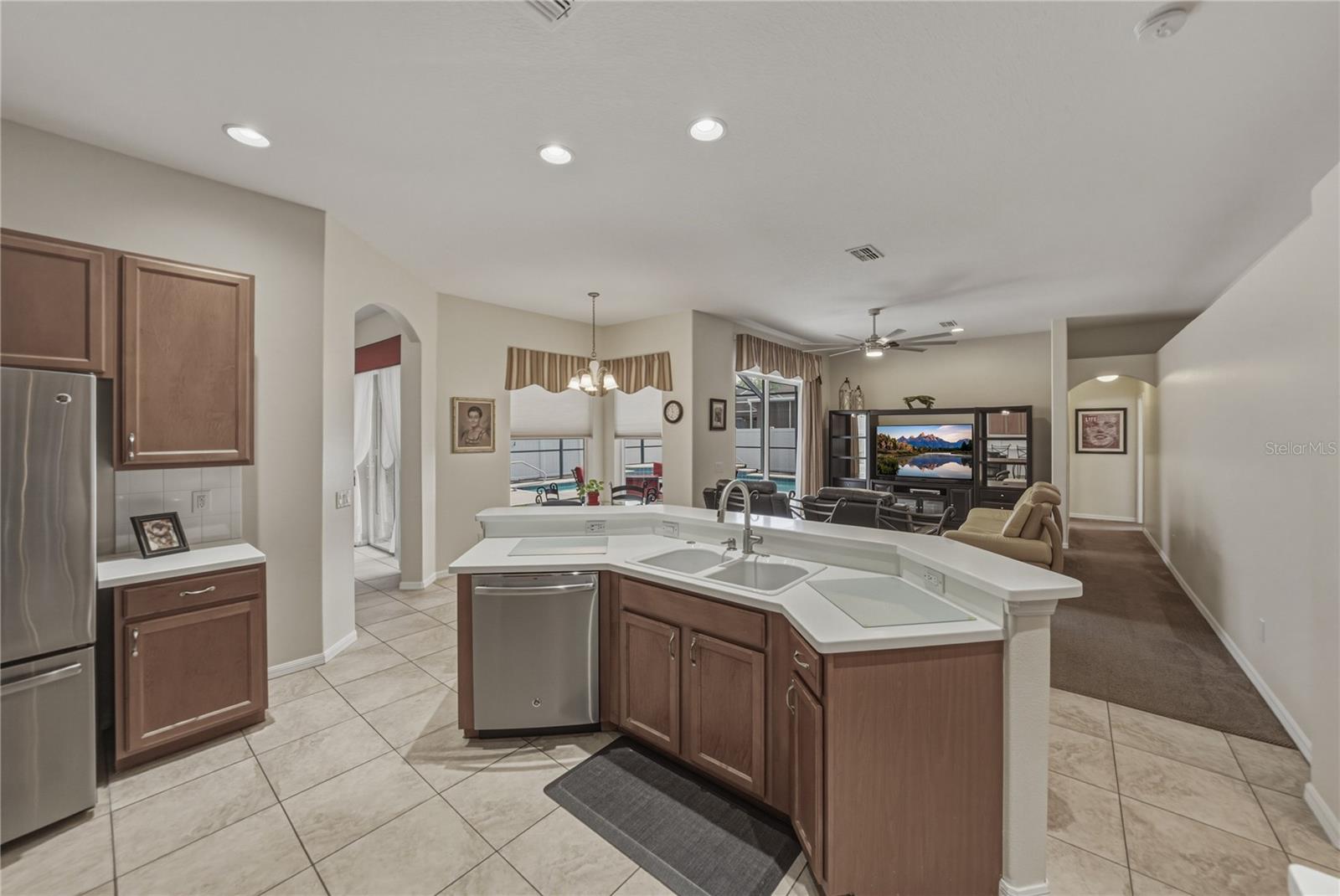 1542 SWAMP ROSE LN