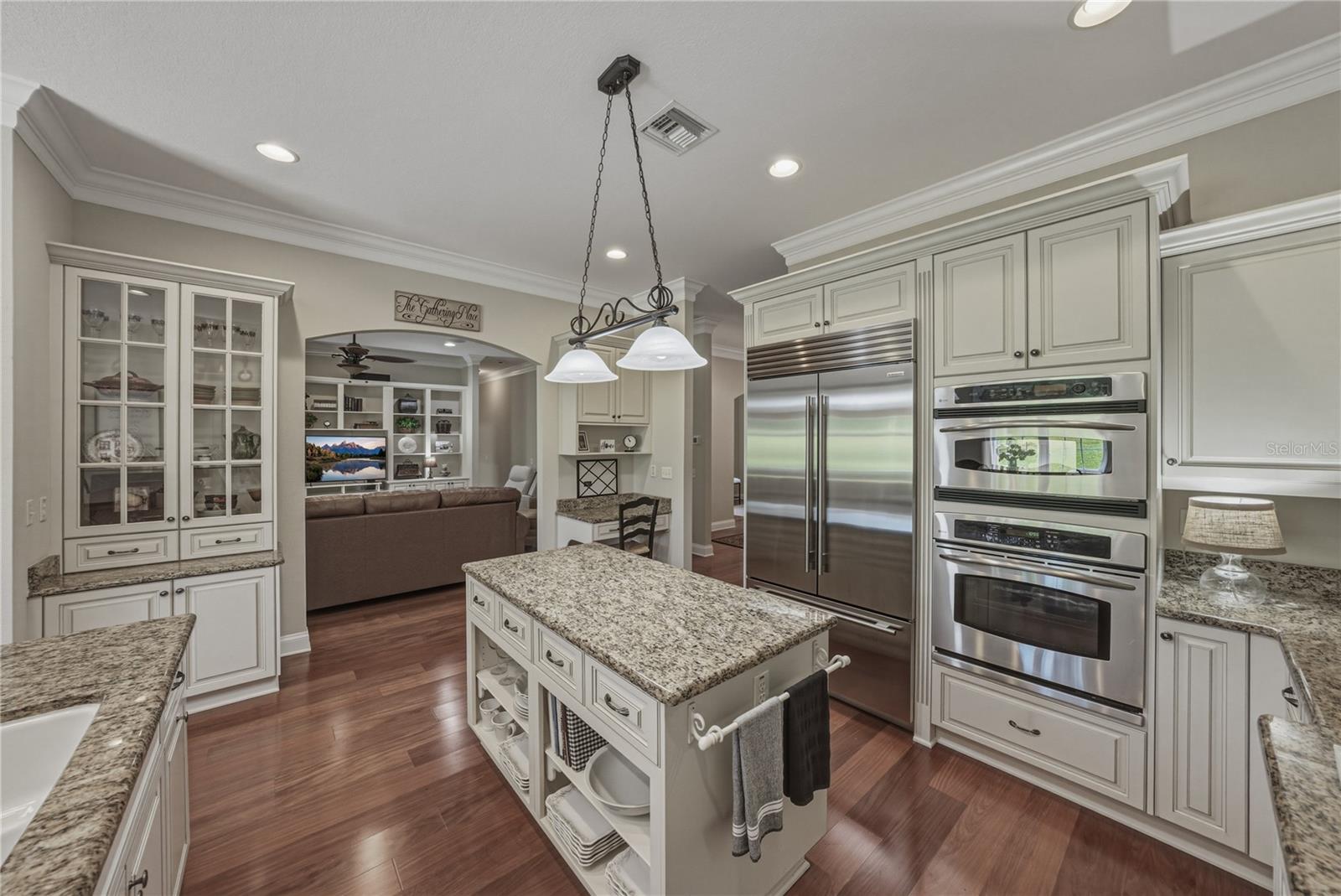 810 SAVANNAH OAKS DR