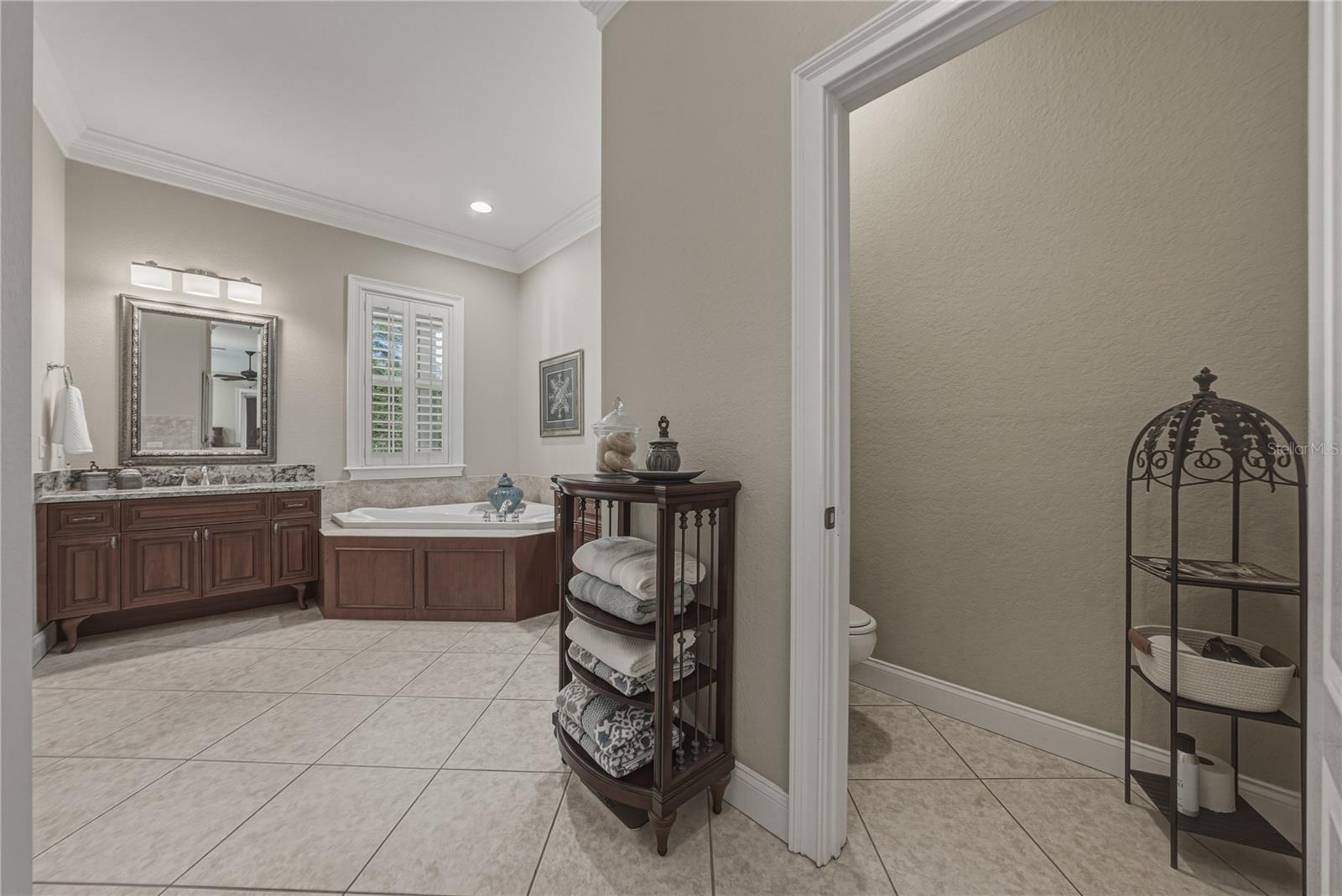 810 SAVANNAH OAKS DR