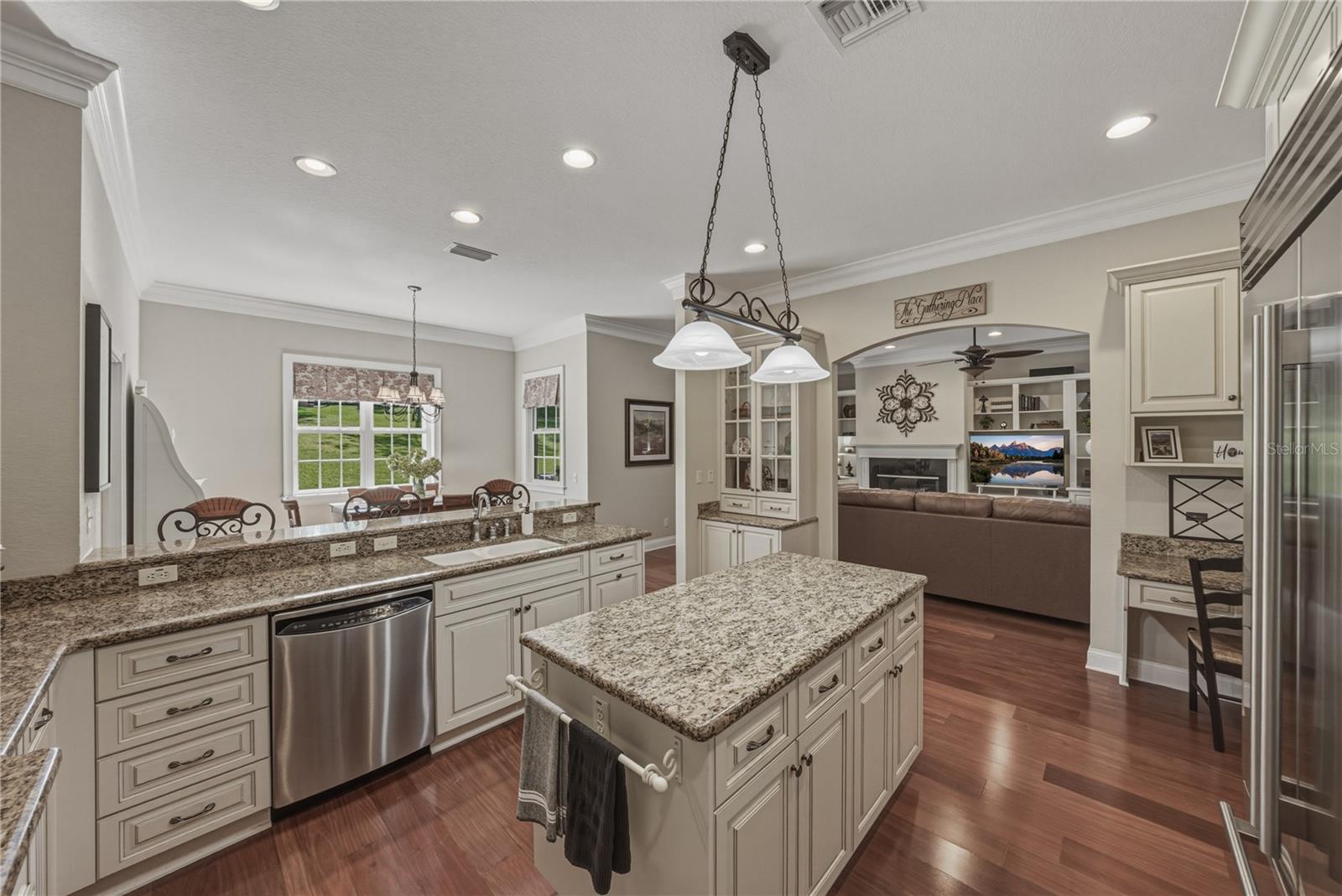 810 SAVANNAH OAKS DR