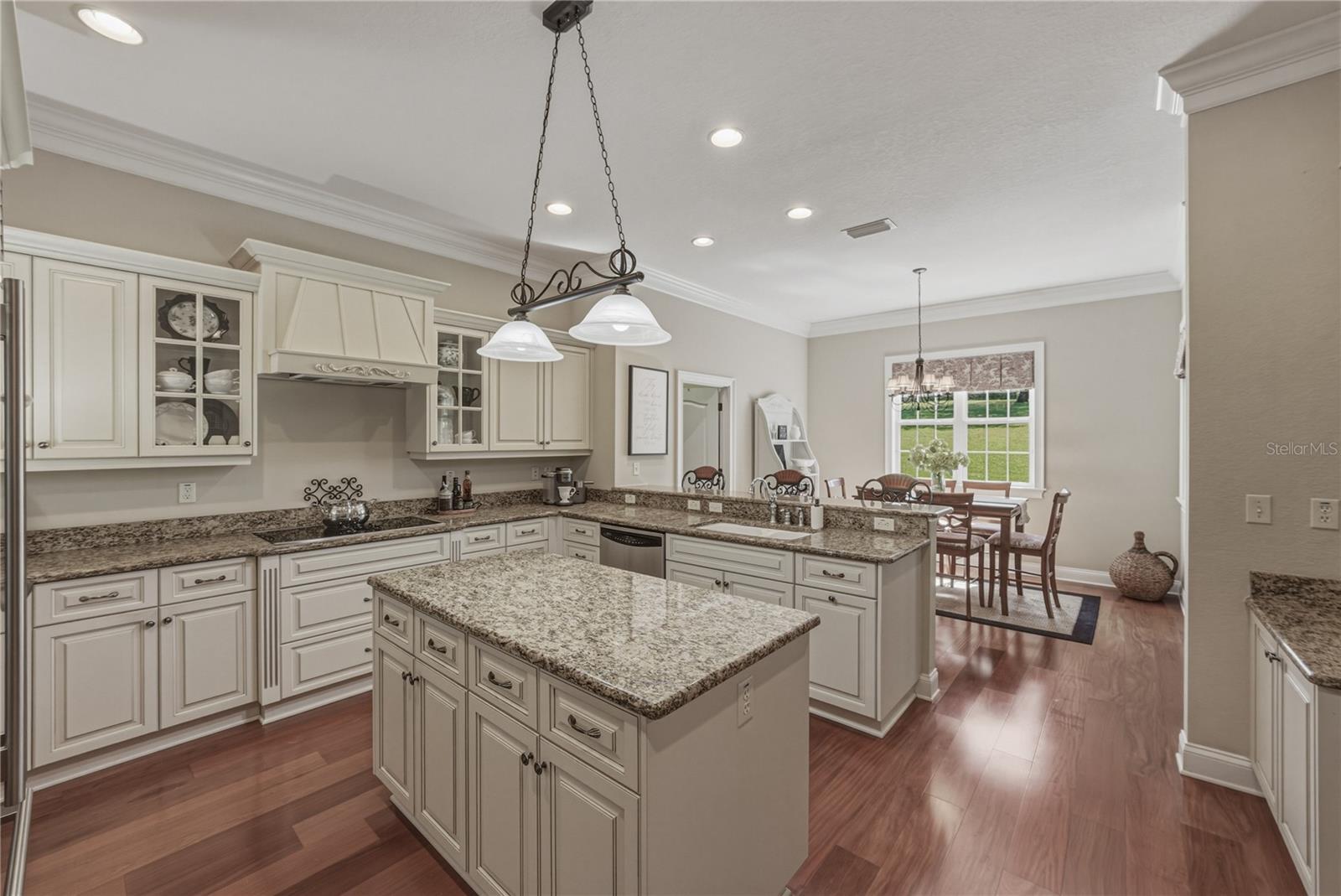 810 SAVANNAH OAKS DR