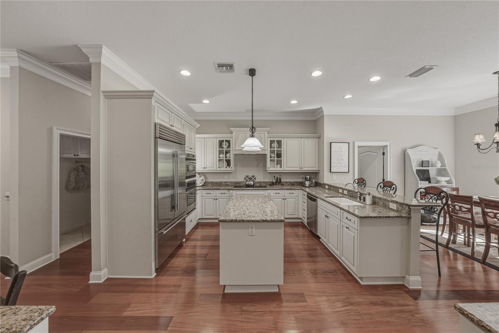810 SAVANNAH OAKS DR