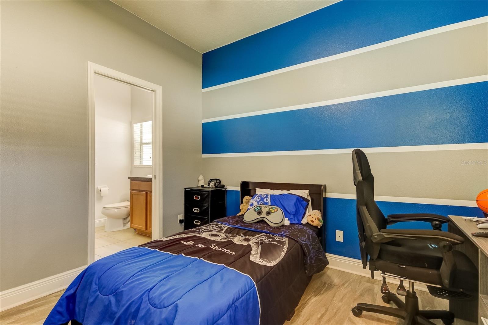 12403 CRICKLEWOOD DR