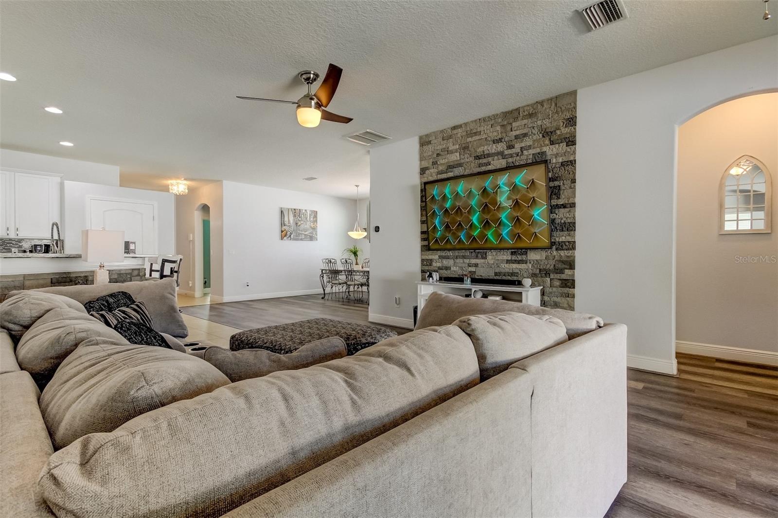 12403 CRICKLEWOOD DR