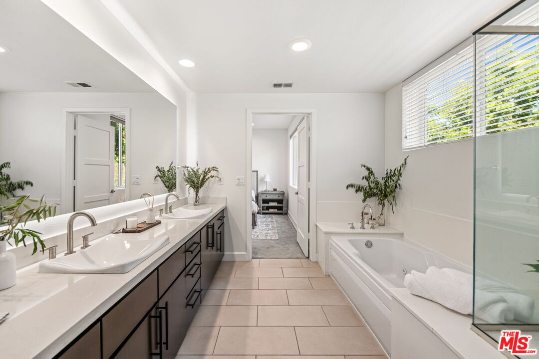 4644 Coldwater Canyon Ave Unit: 103