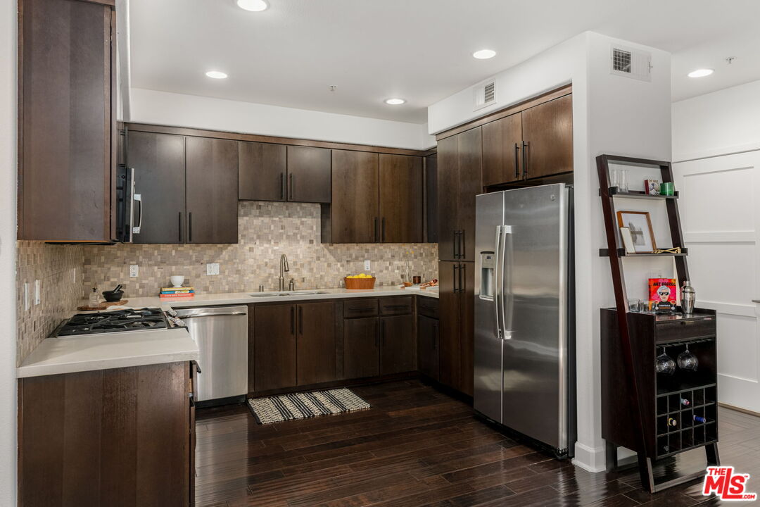 4644 Coldwater Canyon Ave Unit: 103