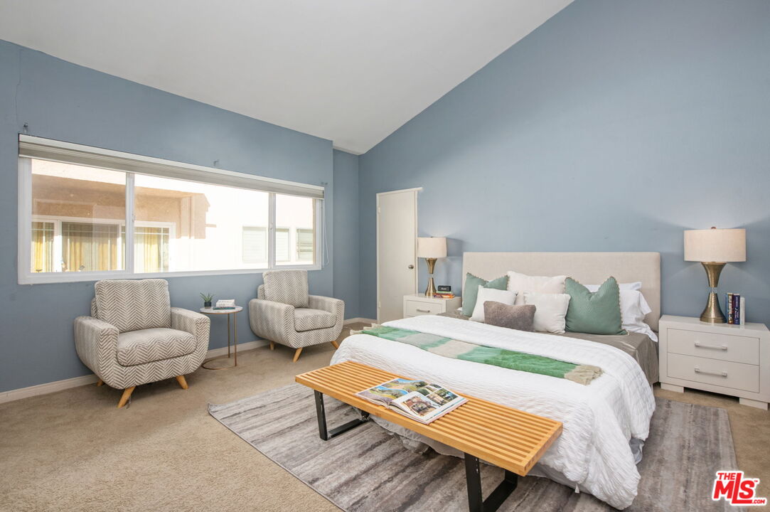 5139 Balboa Blvd Unit: 9