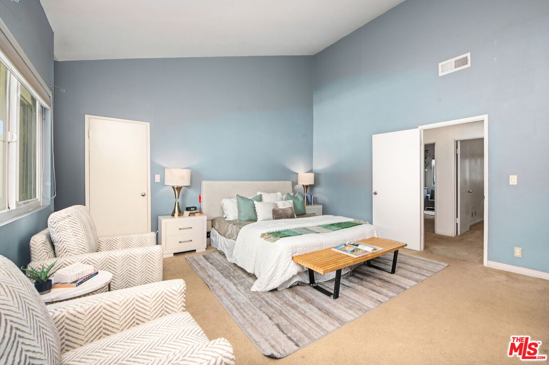 5139 Balboa Blvd Unit: 9