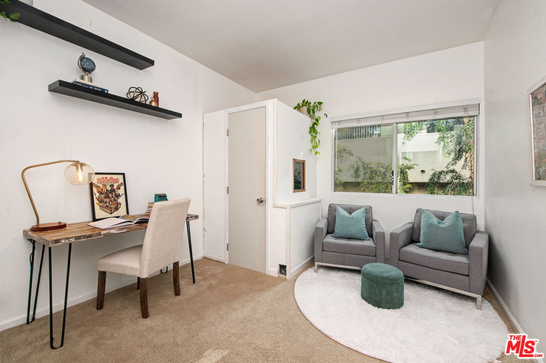 5139 Balboa Blvd Unit: 9