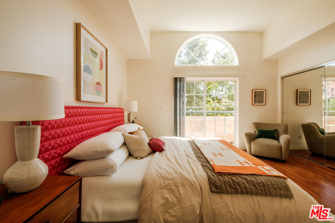 821 S Gramercy Pl Unit: 2