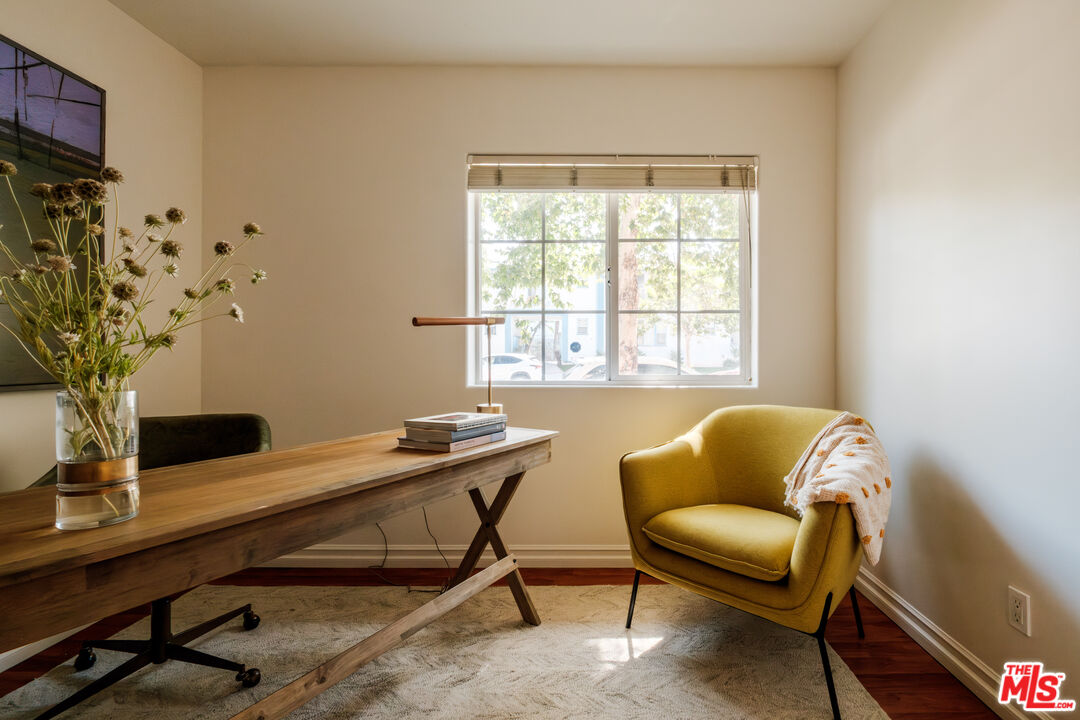 821 S Gramercy Pl Unit: 2