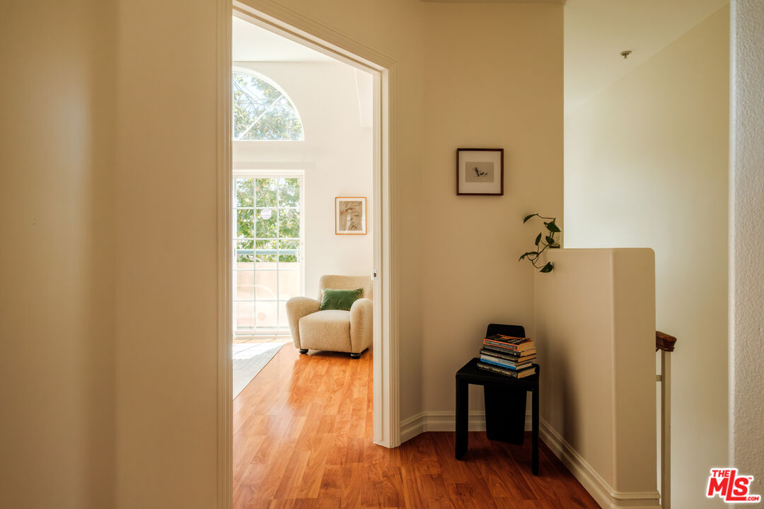 821 S Gramercy Pl Unit: 2
