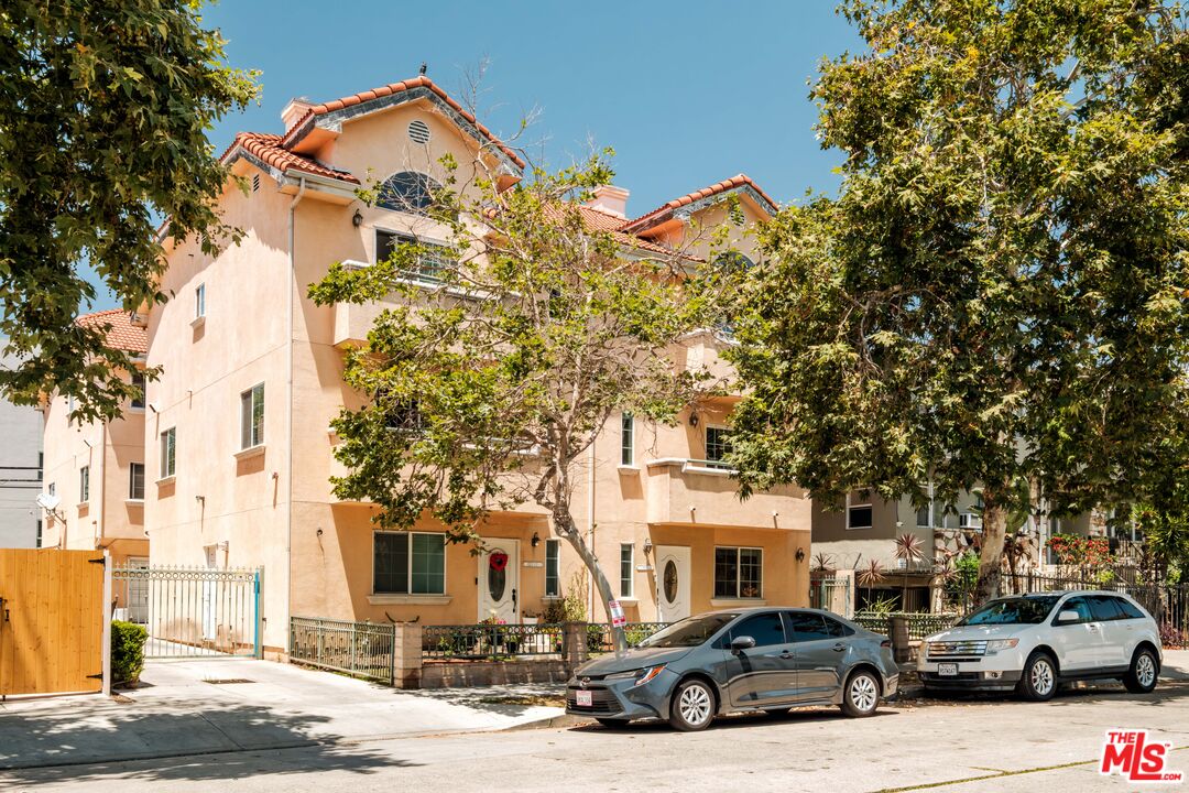 821 S Gramercy Pl Unit: 2