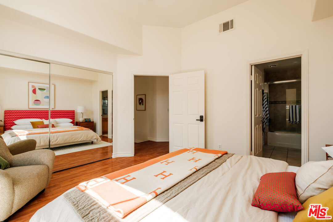 821 S Gramercy Pl Unit: 2